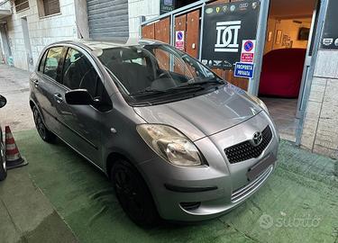 Toyota Yaris 1.0 5 porte RATE / FINANZIAMENTI/Bonu