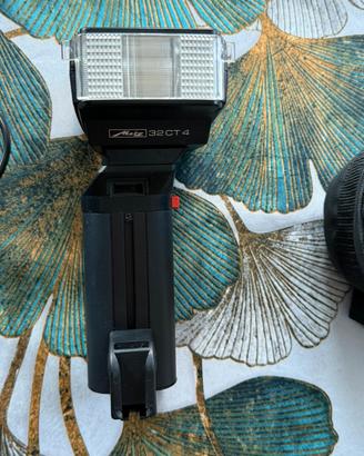 Camera Minolta completa di Tele, custodia  e Flash