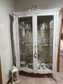 Vetrina shabby chic