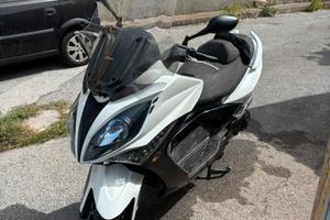 Kymco X-citing R 300 con soli 5500km