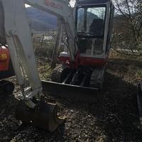 ESCAVATORE TAKEUCHI TB 135