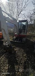 ESCAVATORE TAKEUCHI TB 135