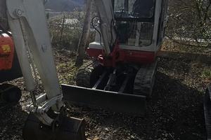 ESCAVATORE TAKEUCHI TB 135