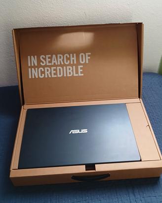 Laptop ASUS con Scatola Originale. usato pocho