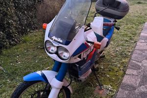 Moto Honda Africa Twin 750