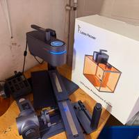 LaserPecker 4 completo di accessori