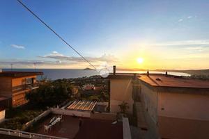 3 LOCALI A POZZUOLI
