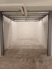 Ampio Box 21 mq - Via J.Da Lentini