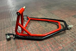 Cavalletto posteriore moto monobraccio Triumph