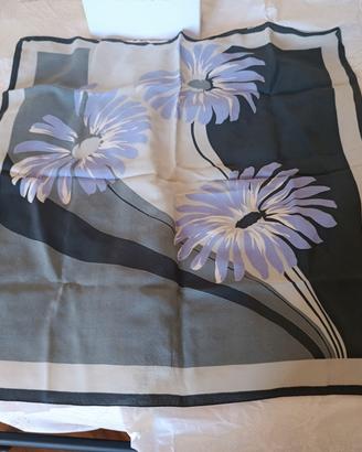 Christian Dior Foulard in seta