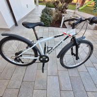 Bicicletta Rockrider con ruote da 24"