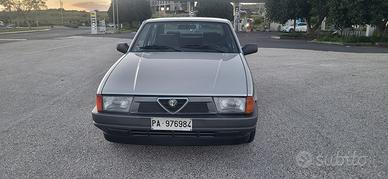 Alfa 75 .