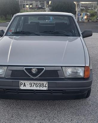 Alfa 75 .