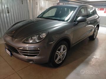 PORSCHE CAYENNE DIESEL 2011