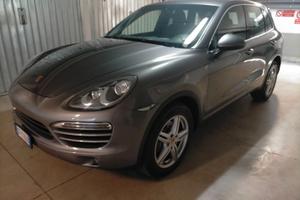 PORSCHE CAYENNE DIESEL 2011