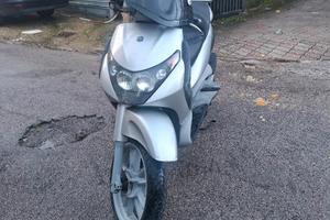 beverly 125cc 2003  500€