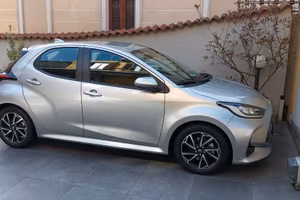Toyota Yaris Hybrid trend con Garanzia 