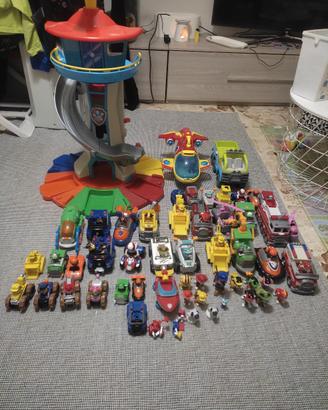 torre e giocattoli di paw patrol 