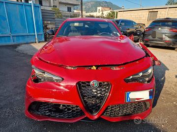 Alfa Romeo Giulia 2.2 160 CV Veloce-2024