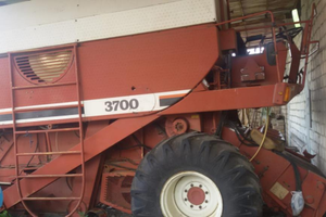 Mietitrebbia laverda 3700