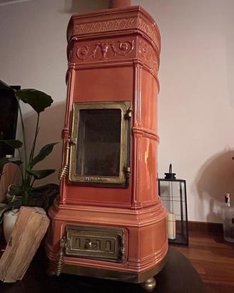 Pregiata stufa in ceramica La Castellamonte