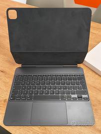 Apple magic keyboard A2974 iPad pro 13"