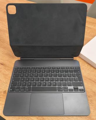Apple magic keyboard A2974 iPad pro 13"