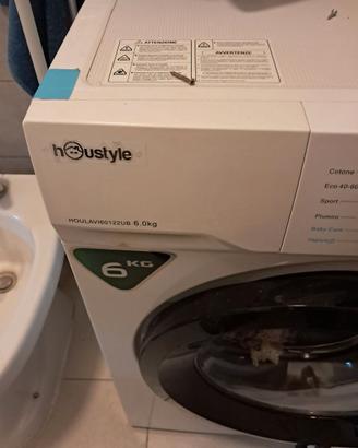 1 cugina a Gas 1 Lavatrice un Mobiletto