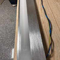 Mensola luminosa di alluminio