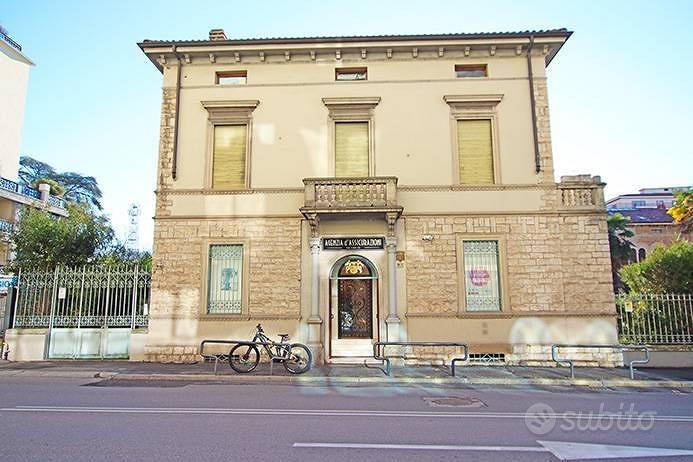 Immobile di 210 m² con 5 locali a Bergamo - Altro