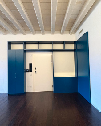 Libreria ingresso di medie dimensioni