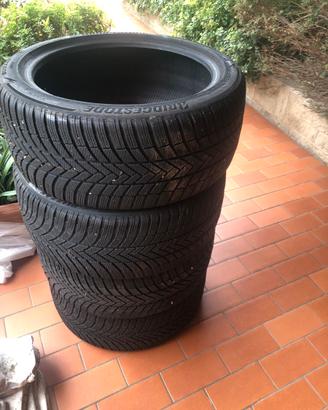 Gomme Bridgestone Blizzak LM 255 40 R19 100V