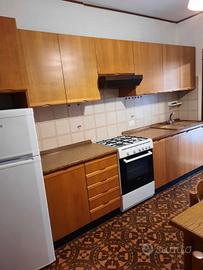 Cucina in legno: vendibile anche a singoli pezzi