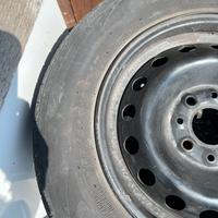 Treno cerchi più gomme estive all 85%