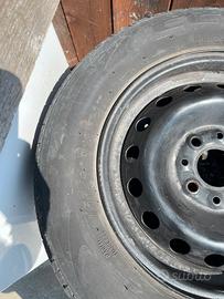 Treno cerchi più gomme estive all 85%