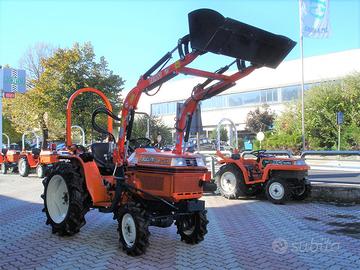 Trattorini Usati Kubota Bulltra B117/16 Caricatore