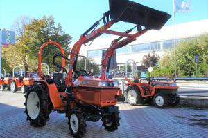 Trattorini Usati Kubota Bulltra B117/16 Caricatore