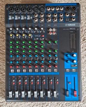 Mixer Yamaha MG12
