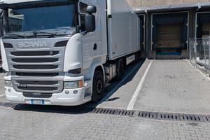 Trattore stradale Scania