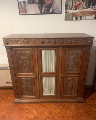Mobile antico in legno