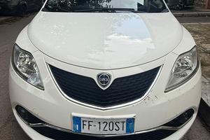 Lancia y 2016