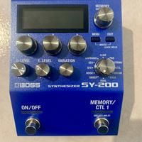 BOSS SYNTHESIZER SY200