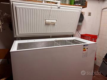 Congelatore a pozzo 400L electrolux