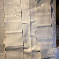 Lenzuolo matrimoniale di lino ricamato a mano