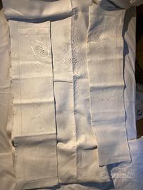 Lenzuolo matrimoniale di lino ricamato a mano