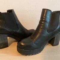 Stivaletti neri con tacco 40