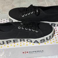 Scarpe superga