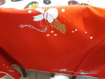 Tovaglia ricamata in cotone da 8