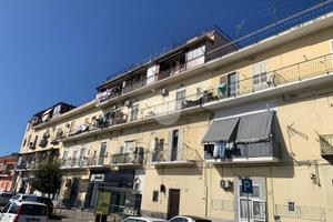 MONOLOCALE A NAPOLI