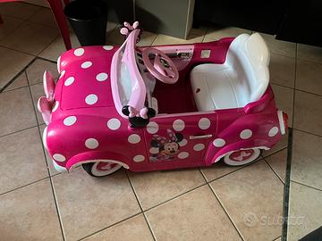 Macchinina elettrica di Minnie